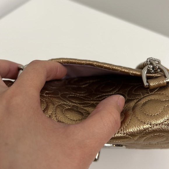 Vintage COACH rose gold CC turnlock chain crossbody bag - Picture 6 of 16